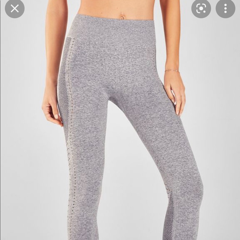 Fabletics Mid-Rise Seamless Dot Capris